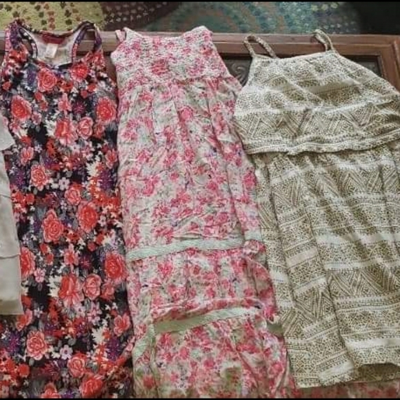 Girl's Bundle - Picture 3 of 3